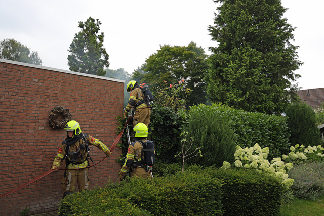 Brand in tuinhuisje aan de Zeelandstraat Waalwijk