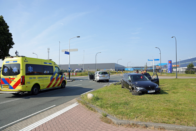 Ravage na ongeval op kruising aan de Kloosterheulweg Waalwijk