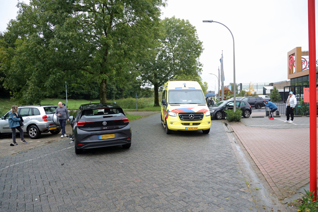 Man raakt gewond bij aanrijding aan de Prof. Lorentzweg Waalwijk