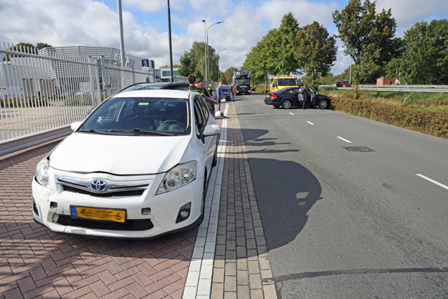 Vrouw raakt gewond bij ongeval op de Taxandriaweg Waalwijk