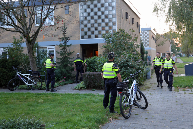Man staat met mes bij bewoner voor de deur aan de Berkenlaan Waalwijk