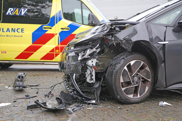 Man raakt gewond bij aanrijding aan de Prof. Lorentzweg Waalwijk