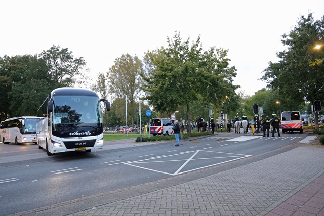 RKC zegt sorry voor rellen na wedstrijd tegen Ajax in Waalwijk