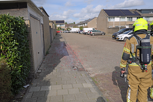 Chinese rol gaat af midden in woonwijk aan de Robert Stolzsingel Waalwijk