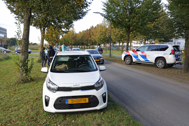 Fietser raakt gewond bij botsing met auto op de Midden-Brabantweg Waalwijk