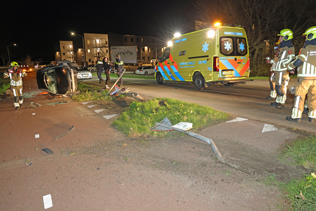 Ravage na eenzijdig ongeval aan de Valkenvoortweg Waalwijk