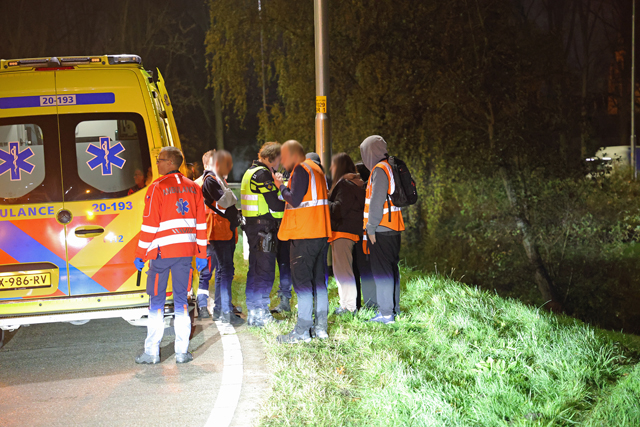 Bestelbusje vliegt uit de bocht bij Waalwijk-Oost