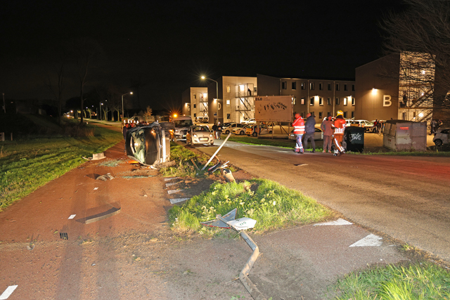 Ravage na eenzijdig ongeval aan de Valkenvoortweg Waalwijk