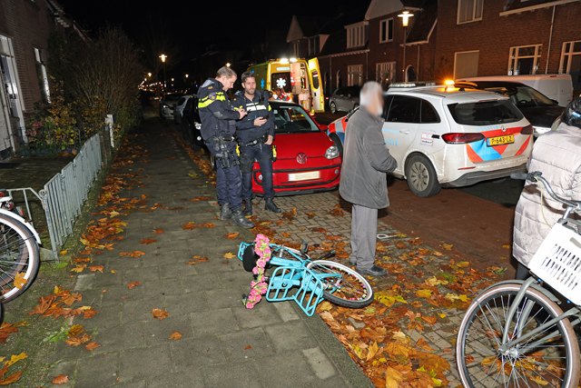 Kind raakt lichtgewond bij botsing met auto aan de Meester van Coothstraat Waalwijk