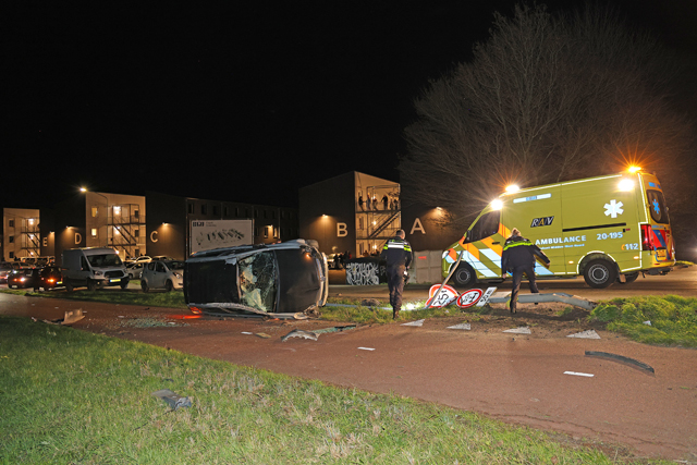 Ravage na eenzijdig ongeval aan de Valkenvoortweg Waalwijk