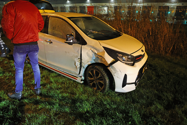 Vrouw raakt onwel na aanrijding op de Kloosterheulweg Waalwijk