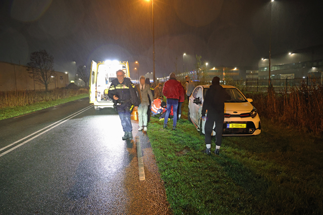 Vrouw raakt onwel na aanrijding op de Kloosterheulweg Waalwijk