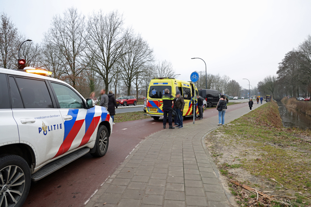 Bestuurder rijdt door rood en raakt fietser aan de Drunenseweg Waalwijk
