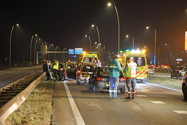 Dertien personen betrokken bij ongeval op de Midden-Brabantweg Waalwijk