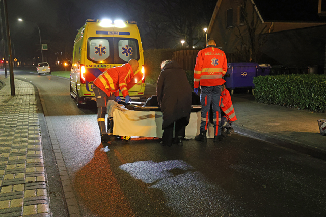 Vrouw op scootmobiel raakt gewond na aanrijding aan de Mozartlaan Waalwijk