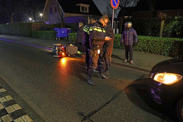 Vrouw op scootmobiel raakt gewond na aanrijding aan de Mozartlaan Waalwijk