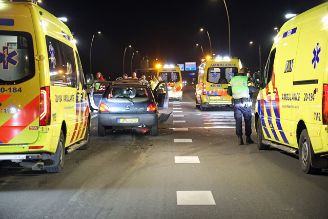 Dertien personen betrokken bij ongeval op de Midden-Brabantweg Waalwijk