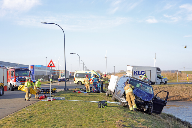 Ernstig ongeval op kruising aan de Weteringweg Waalwijk
