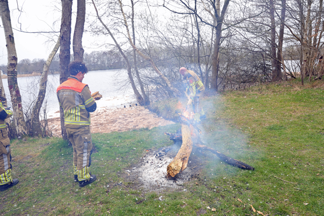 Brandweer rukt uit voor een buitenbrand in bossen aan de Drunenseweg Waalwijk
