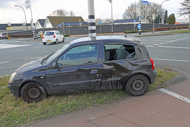 Onder invloed van drugs crasht man met auto op afrit A59 (Maasroute) Waalwijk