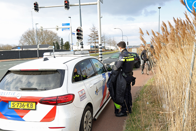 Onder invloed van drugs crasht man met auto op afrit A59 (Maasroute) Waalwijk