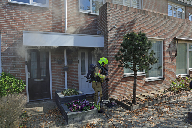 Rook en waterschade bij brand in woning aan de Touwerij Waalwijk