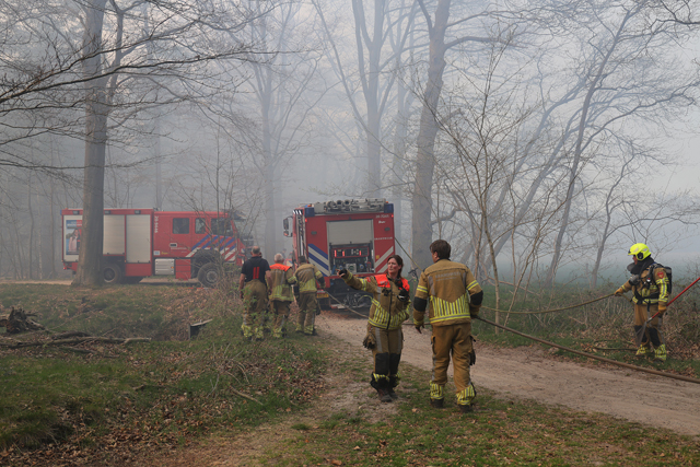 Zeer grote brand in bossen Loonse en Drunense Duinen Waalwijk - Drunen
