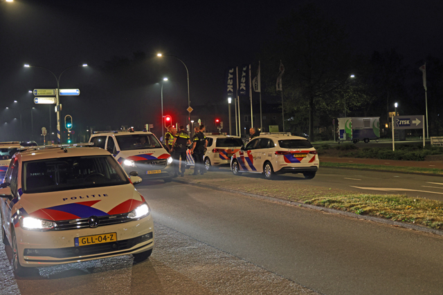 Twee personen aangehouden door politie aan de Professor Kamerlingh Onnesweg Waalwijk
