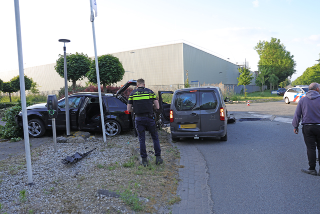 Ravage op kruising aan de Sluisweg Waalwijk