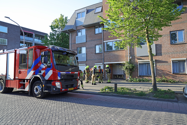 Brandweer rukt uit voor vreemde lucht in woning aan de Margrietstraat Waalwijk