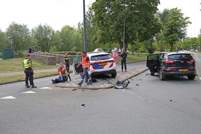 Politieauto betrokken bij ongeval aan de Burg. van der Klokkenlaan Waalwijk