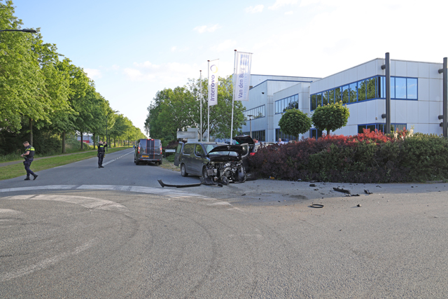Ravage op kruising aan de Sluisweg Waalwijk