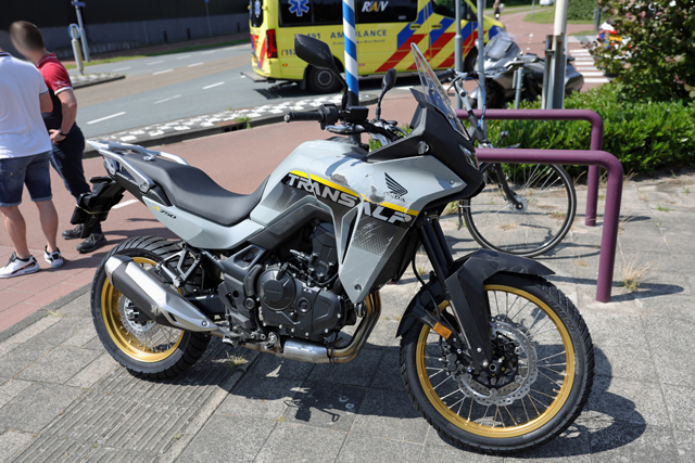 Twee gewonden bij aanrijding tussen motorrijder en fatbiker in Waalwijk