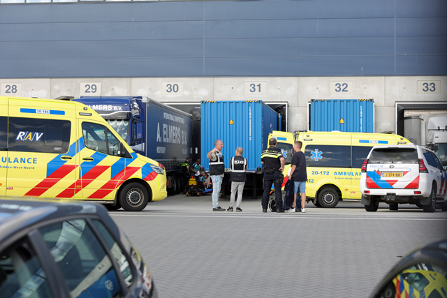 Zwaargewonde bij ernstig ongeval transportbedrijf in Waalwijk