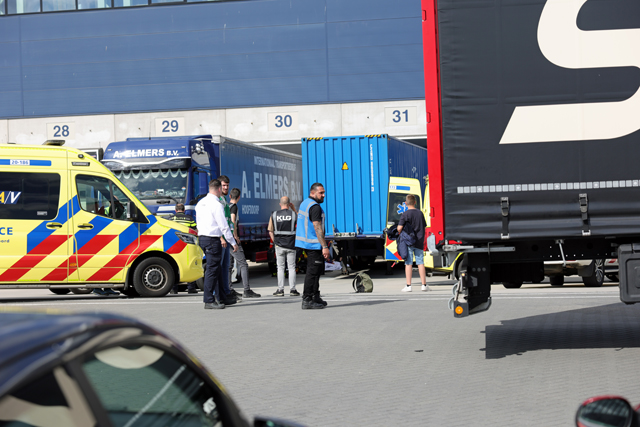Zwaargewonde bij ernstig ongeval transportbedrijf in Waalwijk