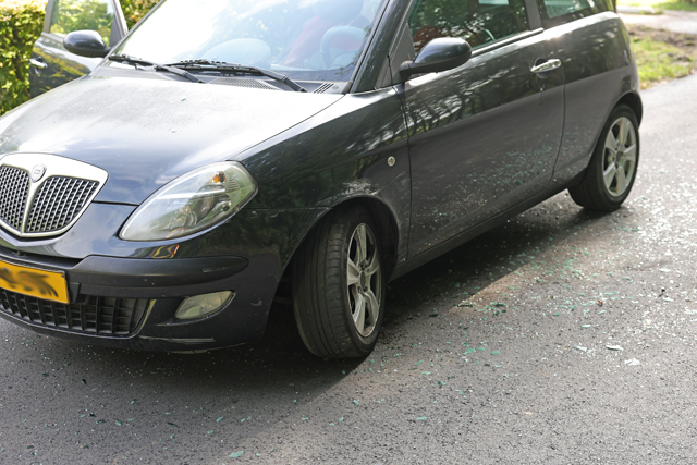 Botsing op Hoefsvenlaan in Waalwijk: twee auto's betrokken