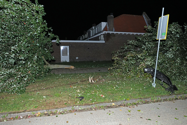 Politieachtervolging eindigt in zware crash in Waalwijk