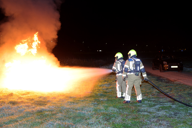 Mobiel toilet in brand aan Valkenvoortweg in Waalwijk