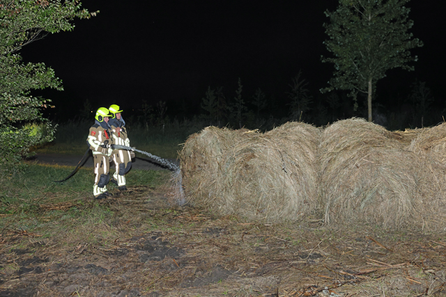 Weer hooibalen in brand aan Meidoornweg in Waalwijk