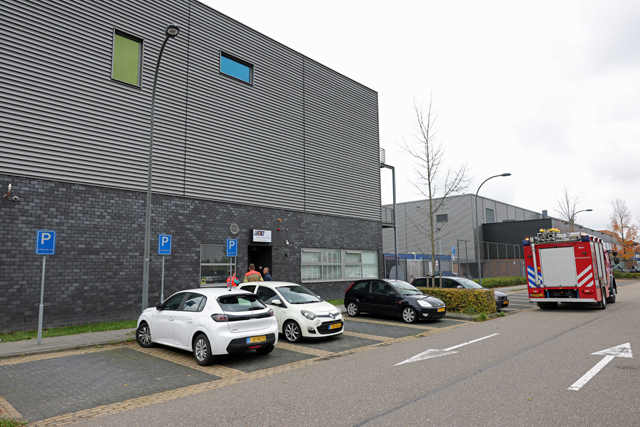Brandweer onderzoekt gaslucht bij ambulancepost in Waalwijk