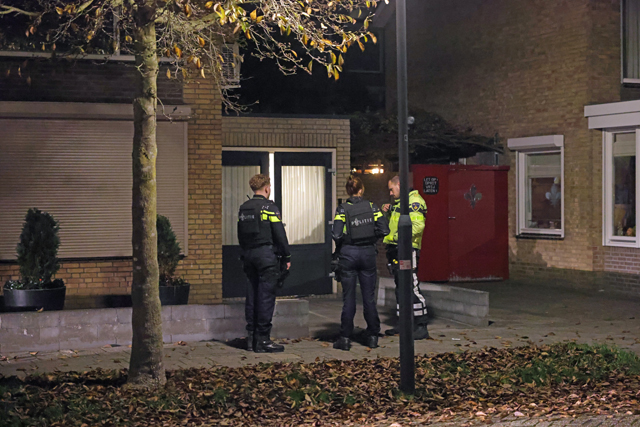 Politie valt woning binnen aan Venkelstraat na melding over mogelijk vuurwapen
