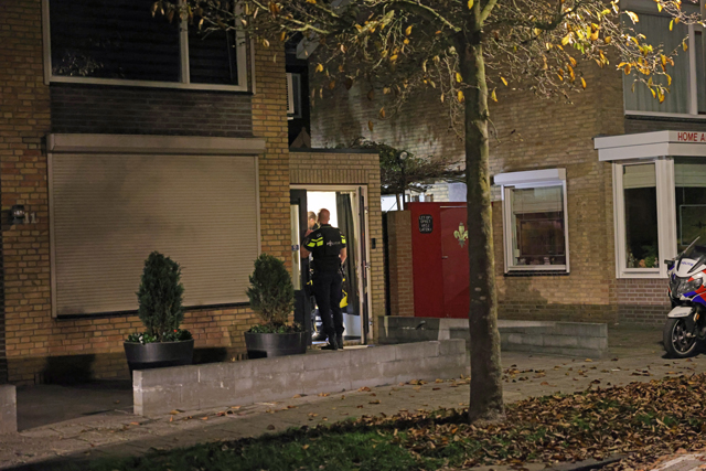Politie valt woning binnen aan Venkelstraat na melding over mogelijk vuurwapen