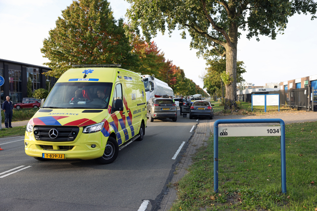 Twee gewonden bij botsing met tankwagen op Sluisweg Waalwijk