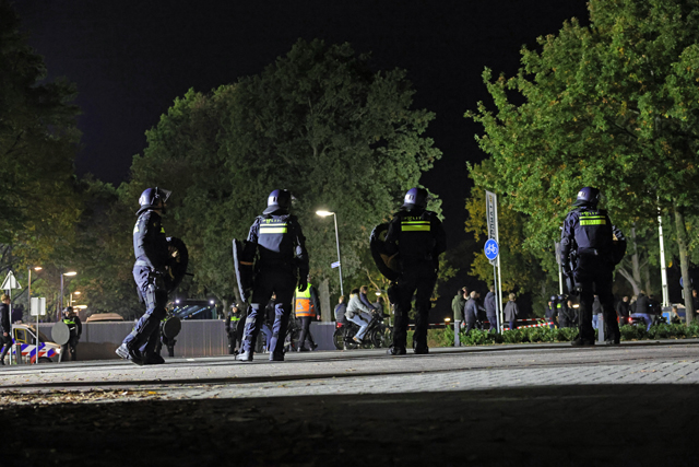 Grote politie-inzet bij wedstrijd RKC Waalwijk - Willem II: avond verloopt rustig