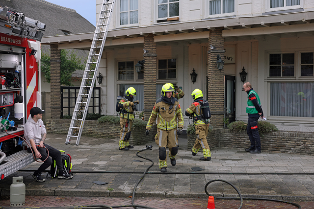 Brandweer Waalwijk organiseert realistische vaardigheidsdag: ‘Alles moet kloppen alsof het echt is’