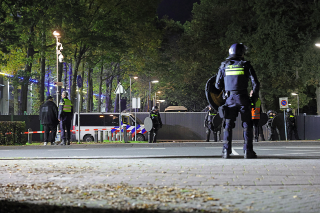 Grote politie-inzet bij wedstrijd RKC Waalwijk - Willem II: avond verloopt rustig