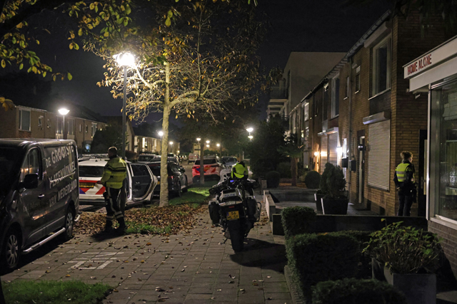 Politie valt woning binnen aan Venkelstraat na melding over mogelijk vuurwapen
