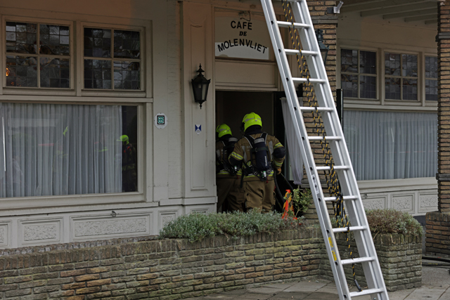 Brandweer Waalwijk organiseert realistische vaardigheidsdag: ‘Alles moet kloppen alsof het echt is’