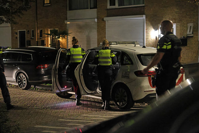 Politie valt woning binnen aan Venkelstraat na melding over mogelijk vuurwapen