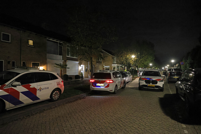 Politie valt woning binnen aan Venkelstraat na melding over mogelijk vuurwapen